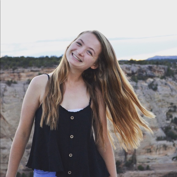 Meet your Posher, Danielle - Picture 1 of 1